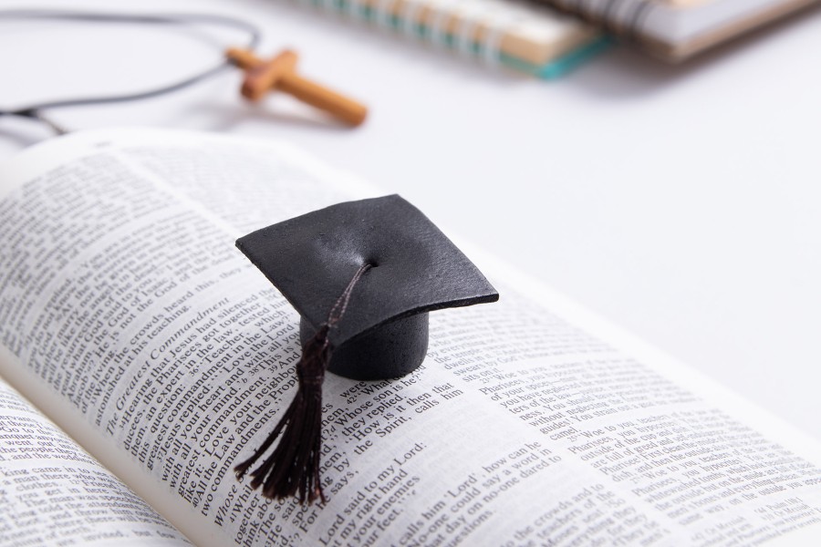 How to choose a good seminary?